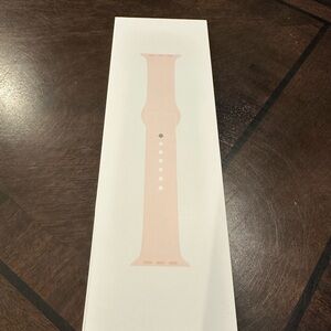 NIB Apple Watch band in Pink sand s/m for series 3,4,5,6,7,8,9. 38mm 40mm 41mm